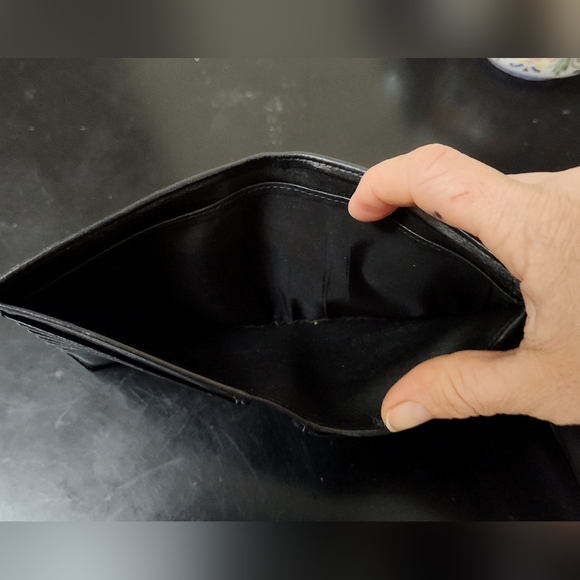 Tumi leather tri-fold wallet - Picture 4 of 8